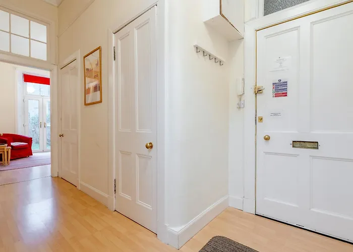 Delightful Ground Floor Newington Flat